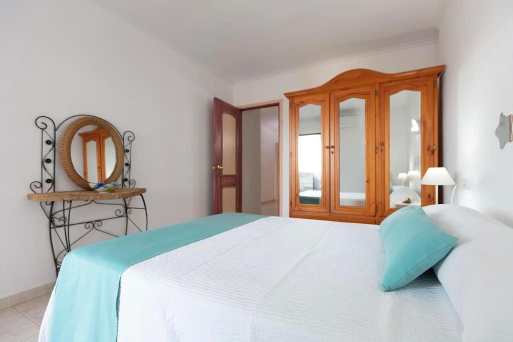 Apartamentos El Puerto, La Savina La Savina  Dış mekan fotoğraf