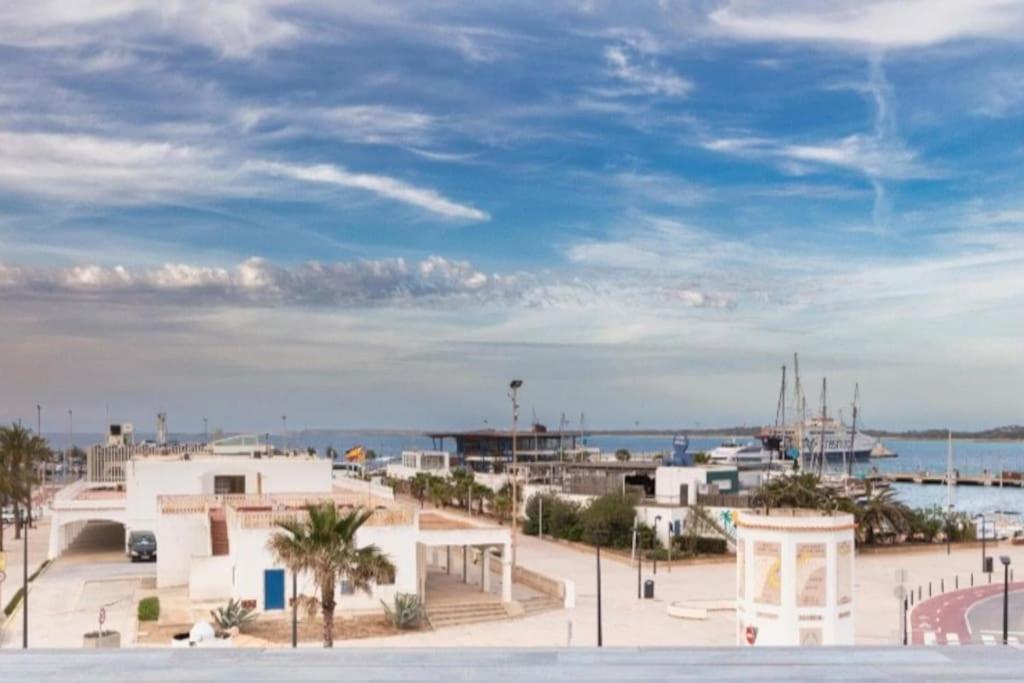 Apartamentos El Puerto, La Savina La Savina  Dış mekan fotoğraf