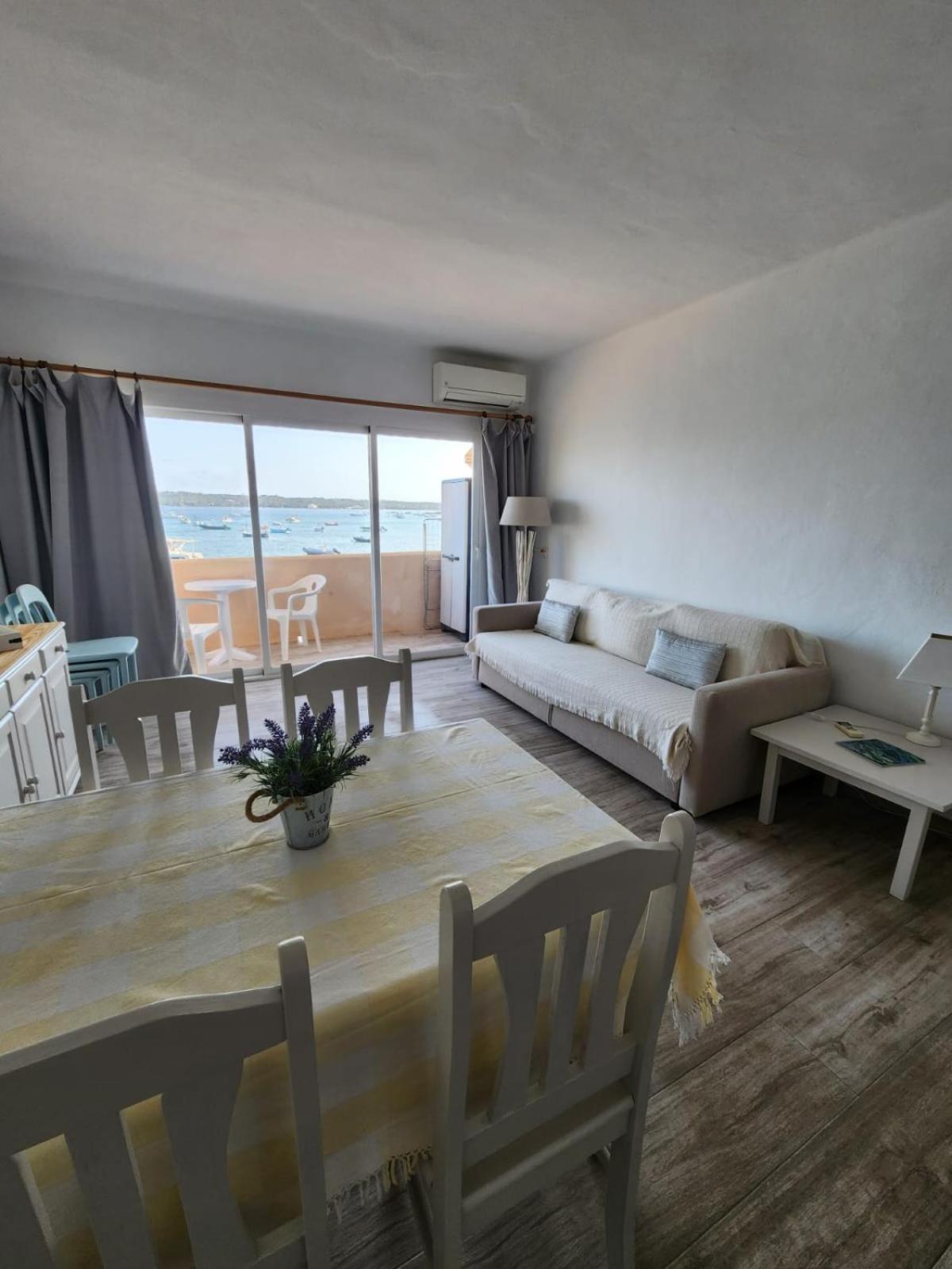 Apartamentos El Puerto, La Savina La Savina  Dış mekan fotoğraf